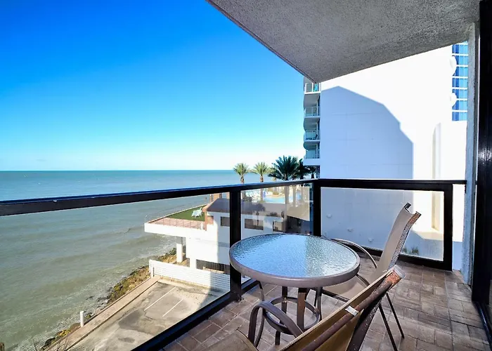 440 West 608 N Waterfront 2 Bedroom 2 Bathroom With Gulf Of Mexico View. 23125 * Clearwater Beach