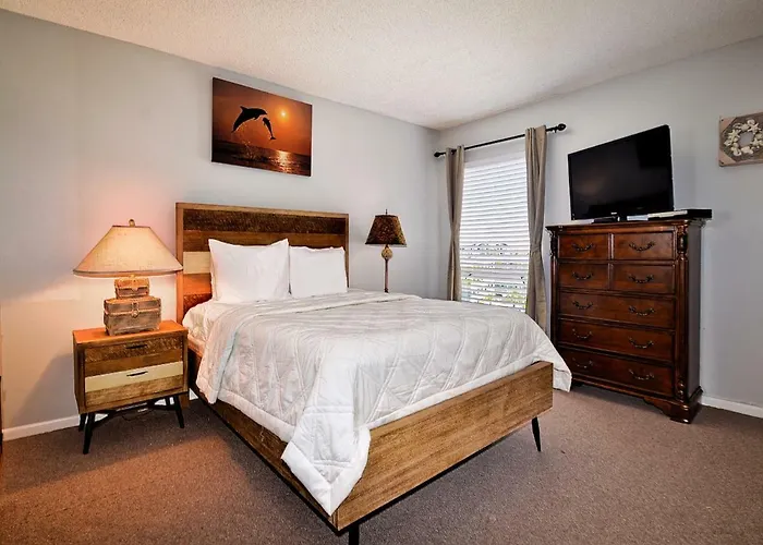 440 West 608 N Waterfront 2 Bedroom 2 Bathroom With Gulf Of Mexico View. 23125 Apartment *